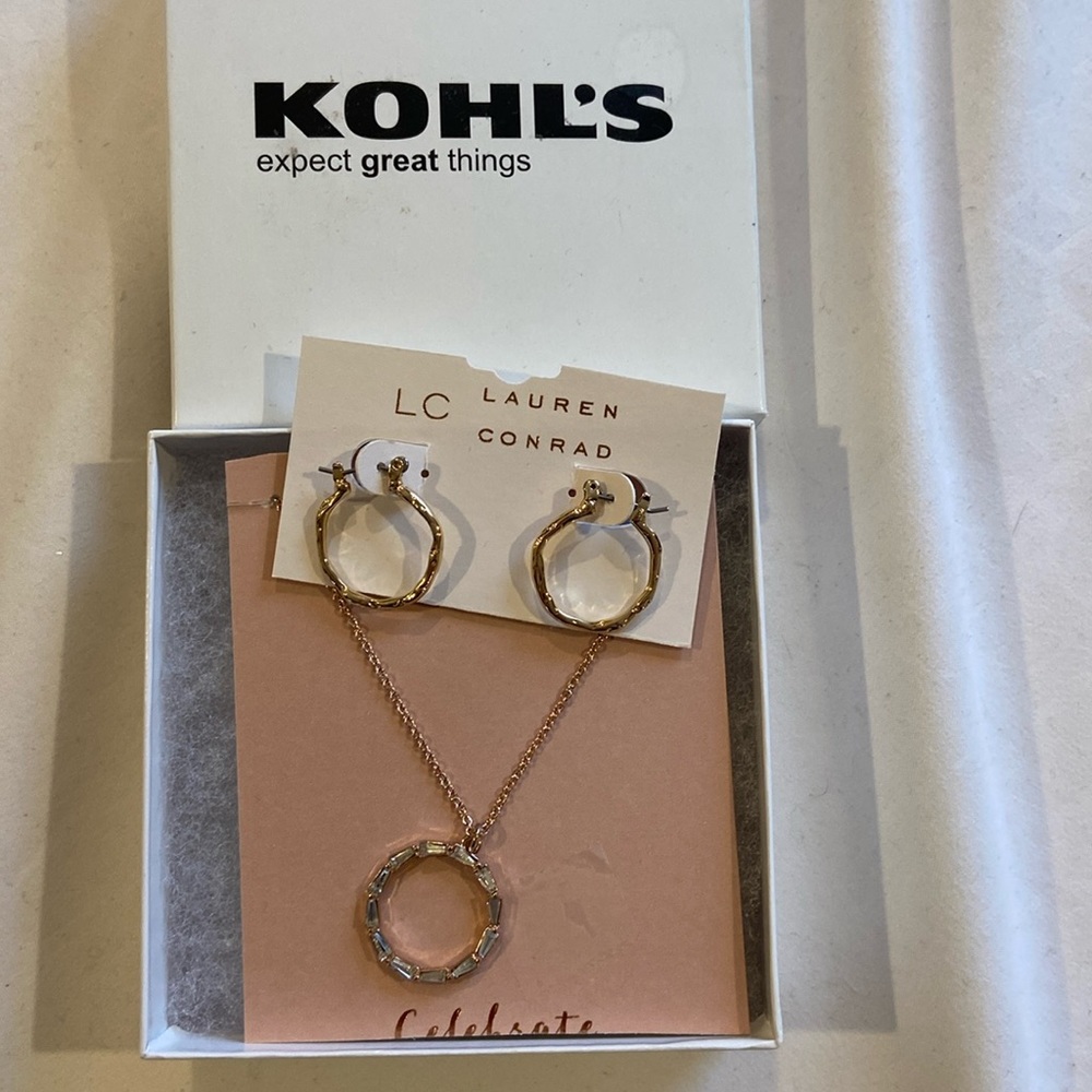 Matching Earrings & Necklace Set
